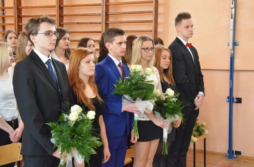 Zakończenie roku szkolnego 2016/17 maturzystów w Zespole Szkół Ekonomicznych we Włocławku [zdjęcia]
