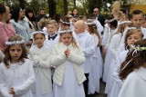 Pierwsza Komunia Święta w parafii Matki Bożej Dobrej Rady w Zgierzu. Kościół był pełny wiernych. ZDJĘCIA