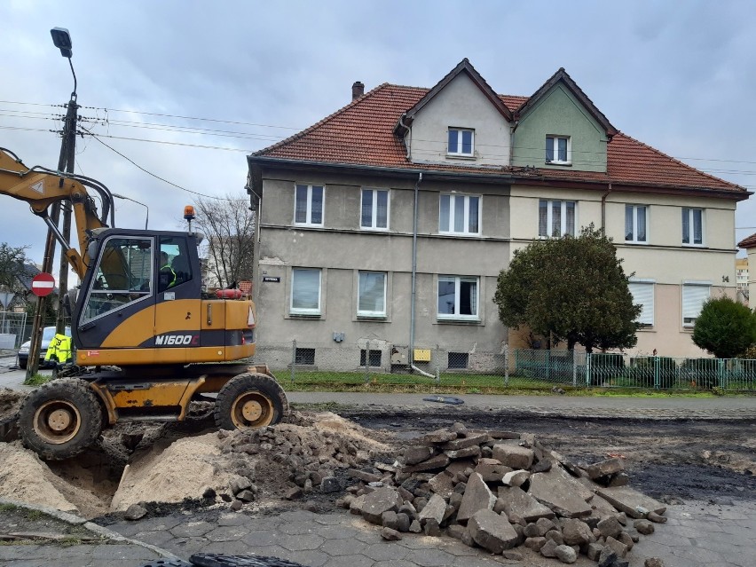 Ulica Gdyńska w Świnoujściu już w przebudowie. Łagodna zima pozwala na prace [ZDJĘCIA]