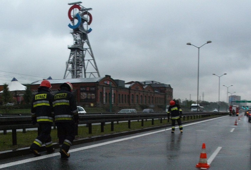 Katowice: Wypadek i korek gigant na DTŚ [Zdjęcia]