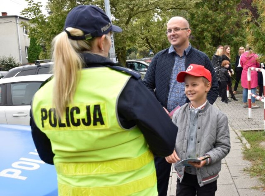 Bezpieczna droga do szkoły. Kaliscy policjanci przypominali o zasadach bezpieczeństwa 