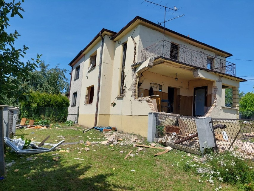 Dom prezesa OSP także został uszkodzony.