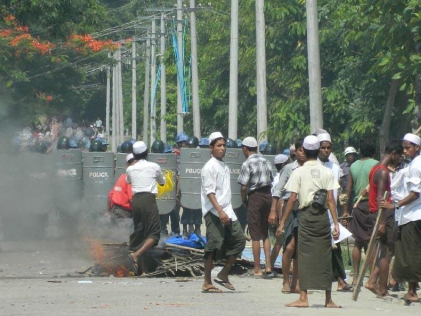 Zamieszki na tle etnicznym sparaliżowały zachodnią Birmę