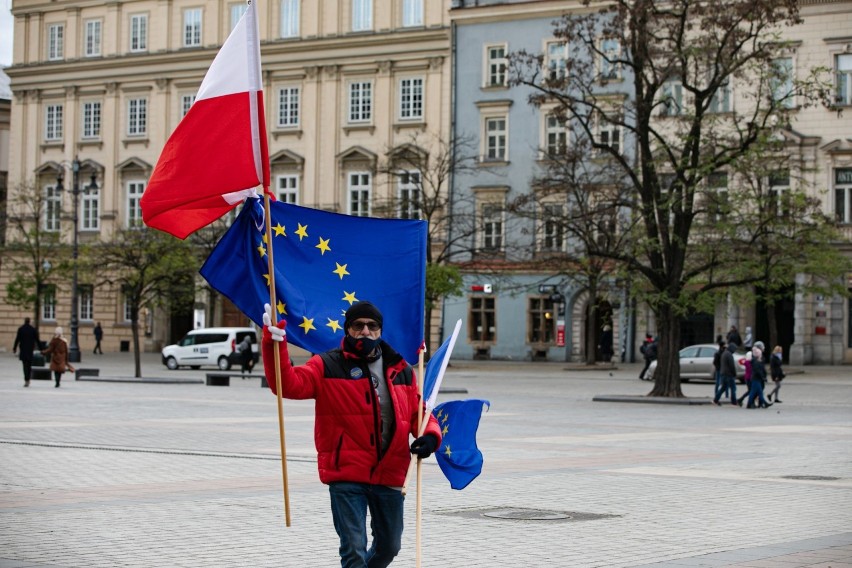 Prounijna demonstracja na Rynku Głównym w Krakowie