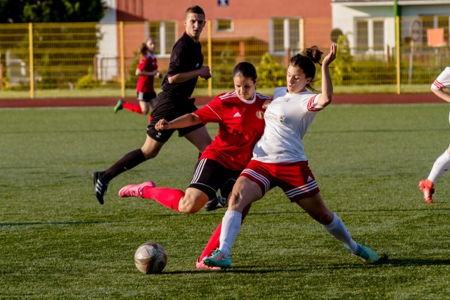 Kobieca drużyna piłki nożnej Piast Nowa Ruda z powodzeniem gra już 5 lat w trzeciej lidze.