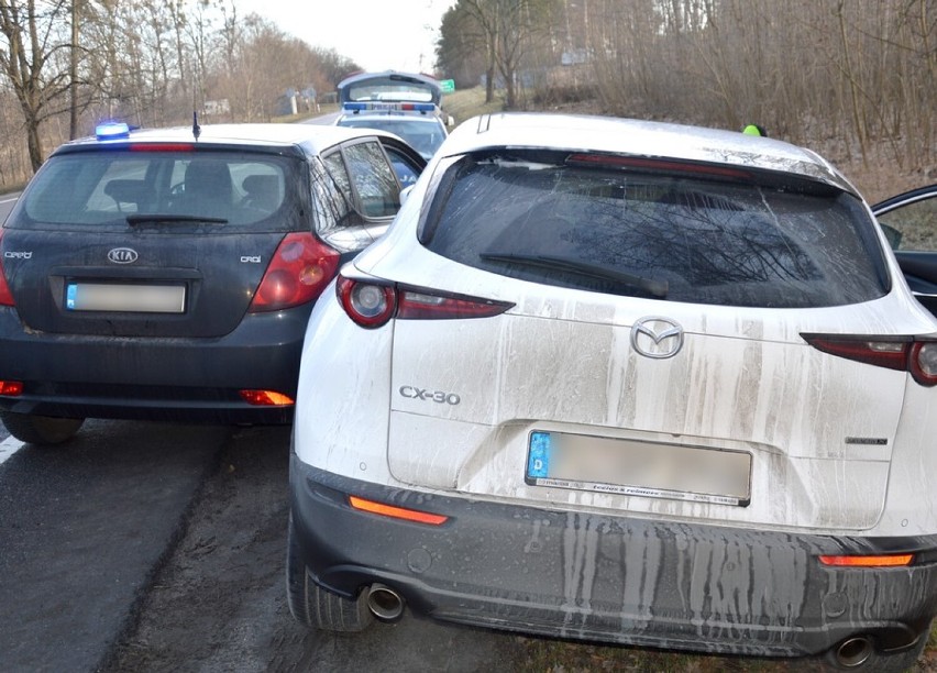 Miradowo. Próbowali uciekać autem skradzionym w Niemczech ZDJĘCIA 