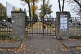 Cmentarz św. Wawrzyńca. Pustki przy ul. Witkowskiej, główne wejścia pozostają zamknięte [ZDJĘCIA]