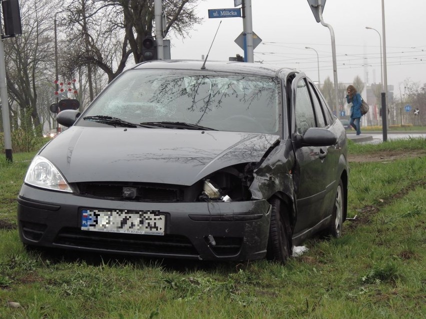 Wrocław: Wypadek na Żmigrodzkiej (ZDJĘCIA)