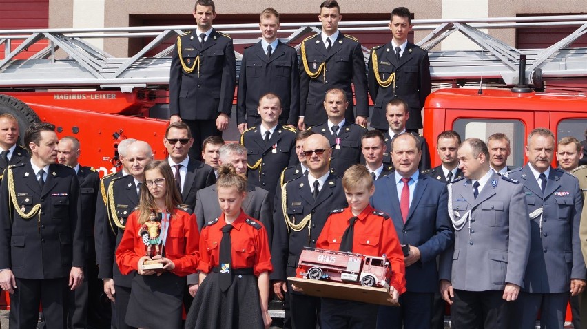 Kłobuck: Dzień strażaka 2016. Były awanse i nagrody