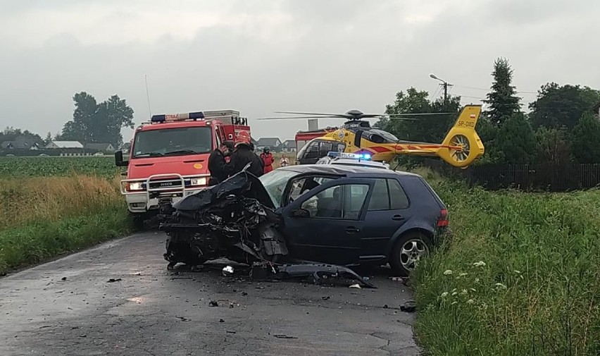 Tragiczny wypadek w gminie Skomlin. Zginął 25-letni kierowca bmw ZDJĘCIA