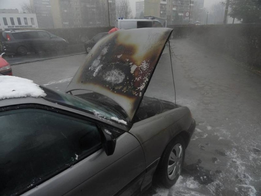 Zapaliło się auto przy ulicy Nadbrzeżnej