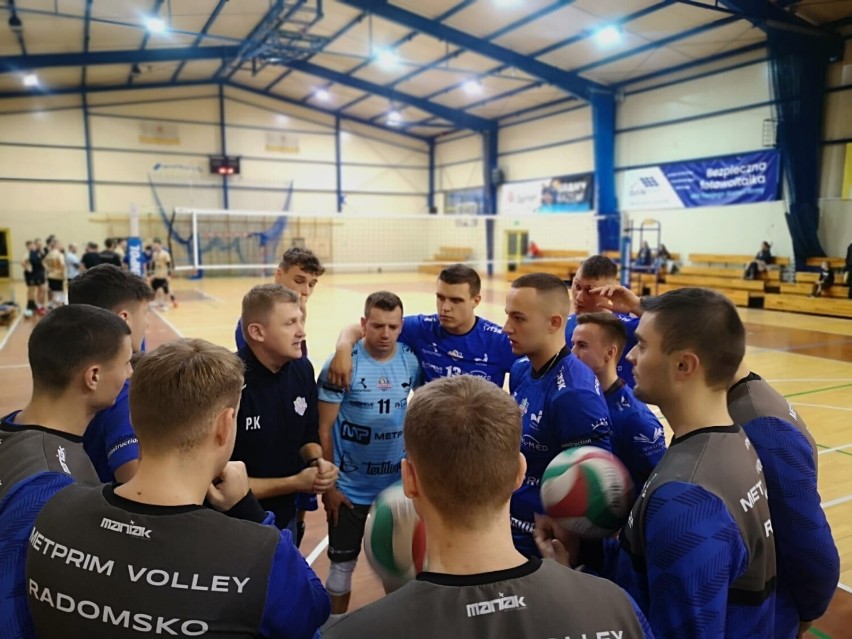 Przegrana siatkarzy METPRIM Volley Radomsko na początek sezonu w III lidze. ZDJĘCIA