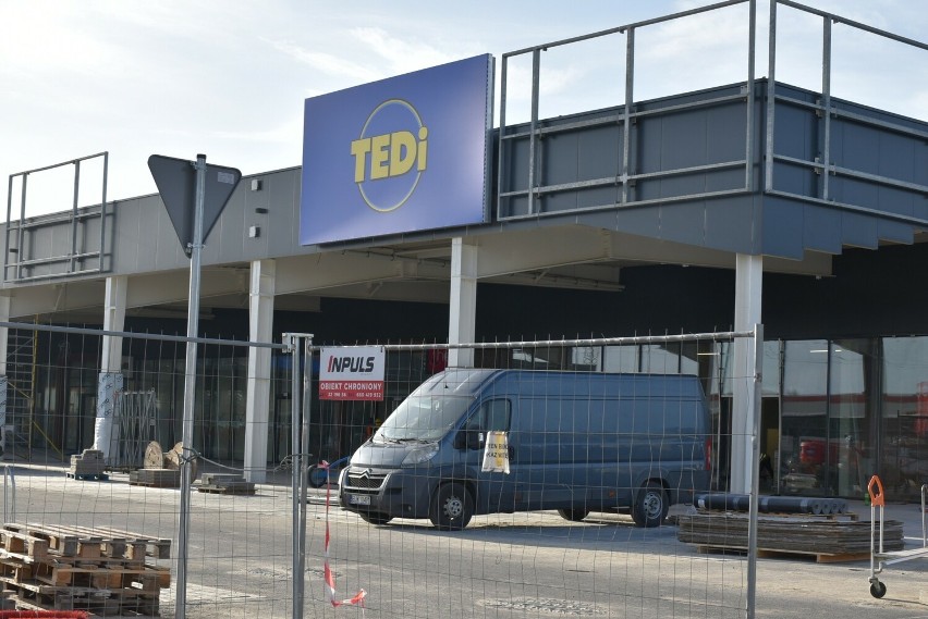 Budowa parku handlowego po TESCO przy Chorzowskiej w Bytomiu...