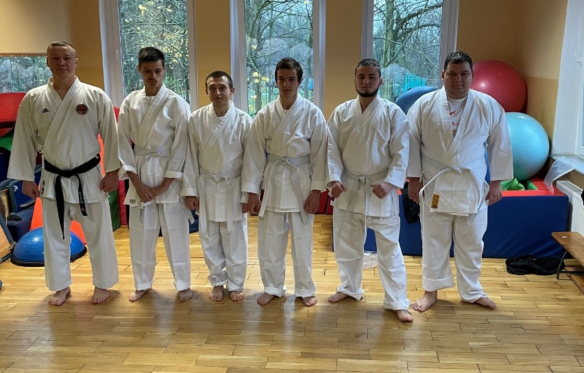 Uczniowie szkoły w Kowanówku zdali egzamin na biały pas w karate