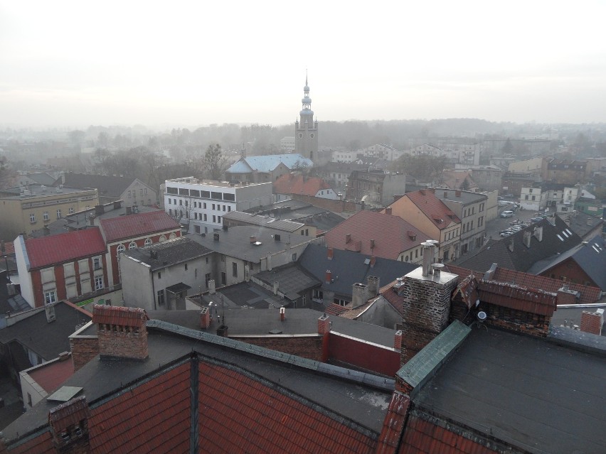 Widok z wieży ratusza w Tarnowskich Górach w kierunku placu...