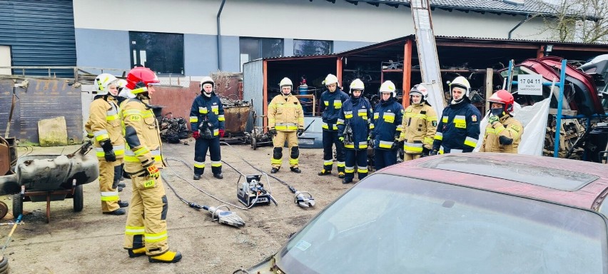 Szkolili się, bo chcą nieść pomoc! Kandydaci na strażaków ochotników z powiatu starogardzkiego mieli wiele zadań!