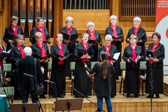 Uroczysta Inauguracja Roku Akademickiego 2017/18 Kujawskiego Uniwersytetu Trzeciego Wieku odbyła się w sobotę, 14 października, w Filharmonii Pomorskiej im. Ignacego Jana Paderewskiego w Bydgoszczy.