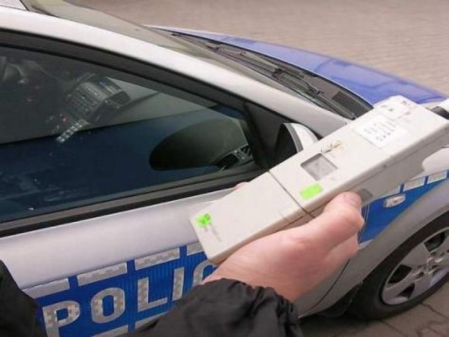 Regiomoto.pl: Na komisariatach policji kolejki kierowców do alkomatów