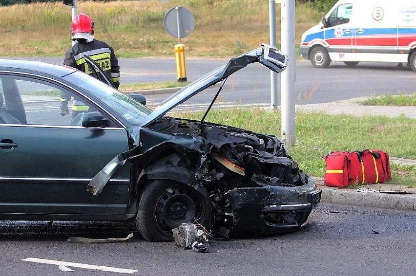 Wypadek na ulicy Jaworzyńskiej w Legnicy (ZDJĘCIA)