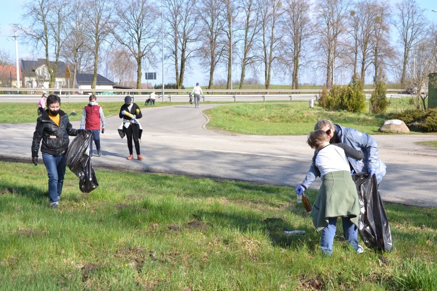 W Złotopolu w gm. Lipno odbyło się wielkie sprzątanie, które...