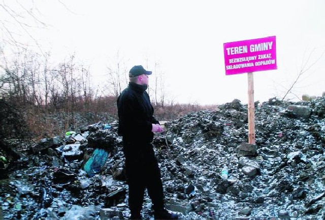 Nielegalne wysypiska to prawdziwa walka z wiatrakami, ale my tropimy tych którzy śmiecą - podkreśla Miłosz Ciołczyk, strażnik miejski