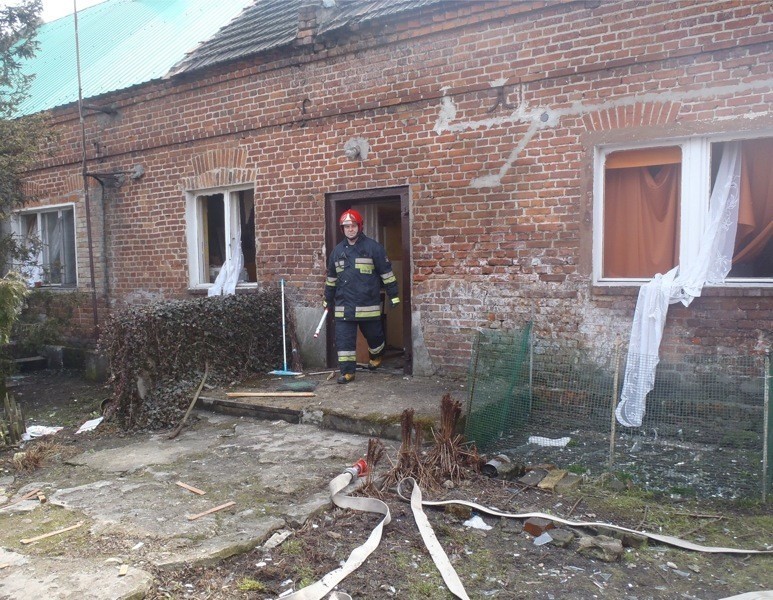 Wybuch gazu zniszczył mieszkanie w Goniczkach. Poparzona,...