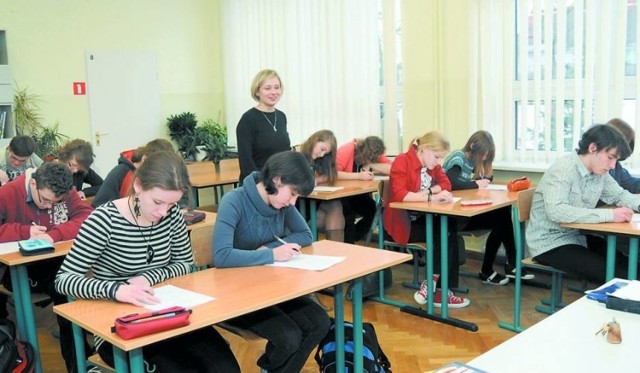 Zespół Szkół UMK Liceum Akademickie - Toruń

Średnia punktów z matury: 92,80

***
Gwiazdy wspominają szkolne czasy. Jakimi byli uczniami?

