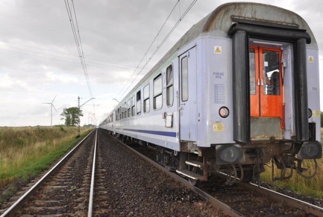 Pociąg śmiertelnie potrącił 36-letniego mężczyznę