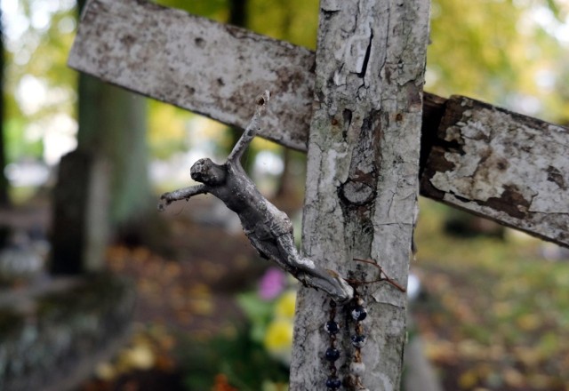 Fotograficzny spacer po starym i nowym cmentarzu w Człuchowie