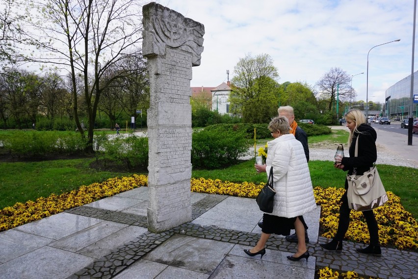 W Poznaniu upamiętniono 73. rocznicę wybuchu powstania w getcie warszawskim