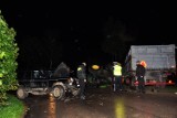 Wypadek w Niedanowie koło Nidzicy. Trzy osoby ranne w zderzeniu jeepa z ciągnikiem