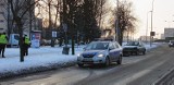 Renault wjechał pod autobus MZK w Zielonej Górze [ZDJĘCIA]