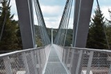 Najdłuższy most wiszący na świecie ma już rok. Zobaczcie Sky Bridge 721 w czeskim ośrodku Dolní Morava. Ile kosztują bilety? 