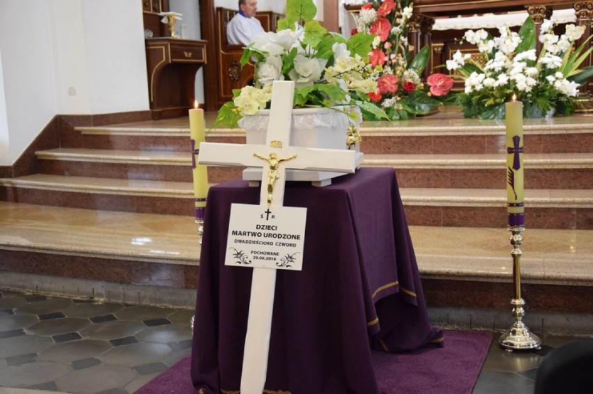 Pogrzeb dzieci zmarłych przed narodzeniem w Suwałkach