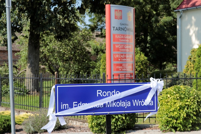 Rondo przy Urzędzie Gminy w Tarnówce ma wreszcie swojego patrona, którego nazwisko pozostanie z Tarnówką na lata