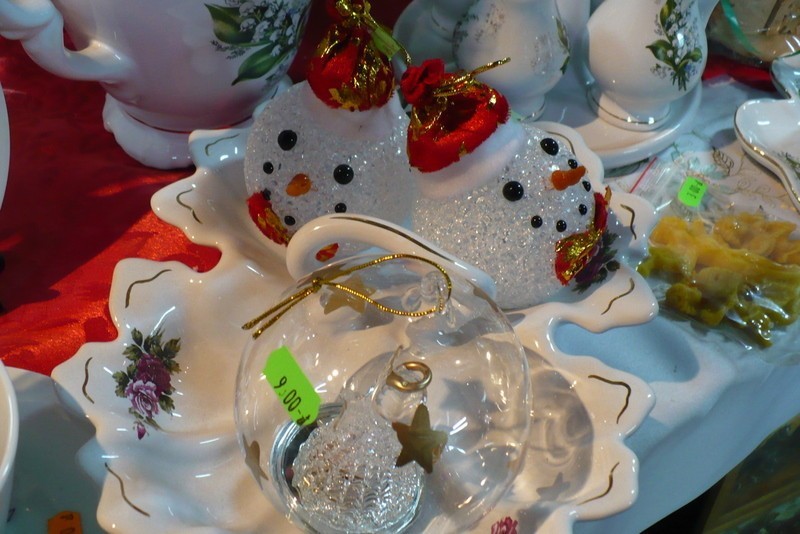 Świąteczne dekoracje ze sklepu pachnącego sianem