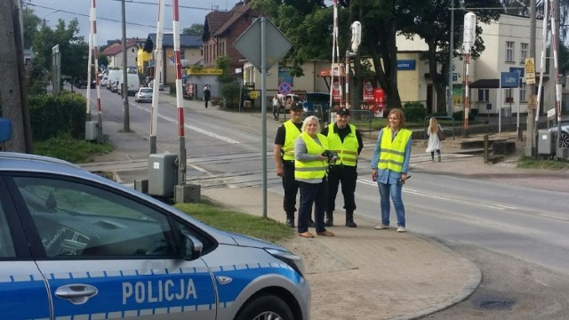 Akcja bezpieczeństwo na przejeździe kolejowym w Luzinie