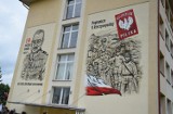 Historyczny mural odsłonięto w komendzie Bieszczadzkiego Oddziału Straży Granicznej w Przemyślu [WIDEO, ZDJĘCIA]