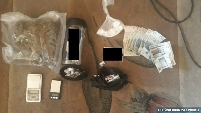 Narkotyki zabezpieczone w mieszkaniu u 37-latka z Ostrowca.