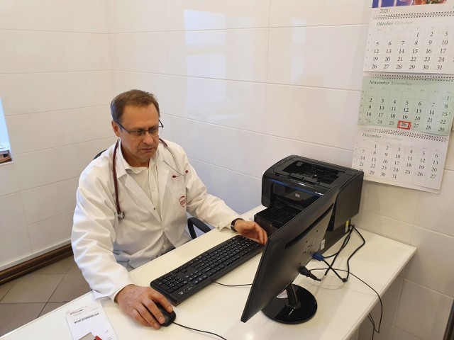 Jeszcze w lutym Włodzimierz Bodnar z Przemyśla zaczął stosować amantadynę u pacjentów zakażonych koronawirusem.