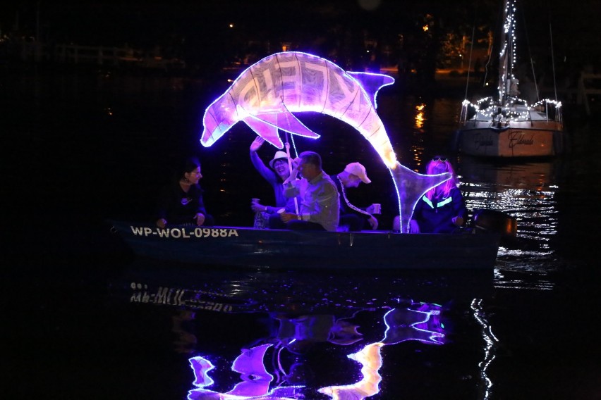 Widowiskowy pokaz iluminowanych łodzi zakończył Dni Jezior Wolsztyńskich