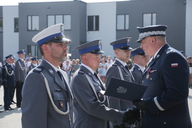 Sierż.szt. Krzysztof Gmyr, st.sierż. Marcin Oleś oraz st.sierż Dawid Suliński zostali wyróżnieni przez komendanta wojewódzkiego listami gratulacyjnymi.