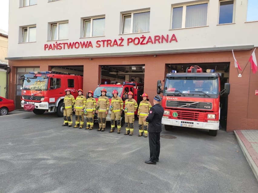 Funkcjonariusze PSP w Poddębicach uczcili rocznicę wybuchu Powstania Warszawskiego ZDJĘCIA