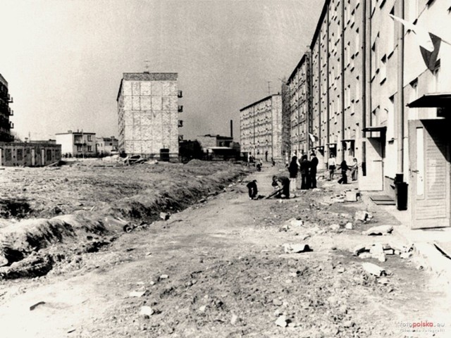 Rok 1975, Radom, ul. Garbarska.

Zobaczcie zdjęcia na kolejnych slajdach osiedla Zamłynie.