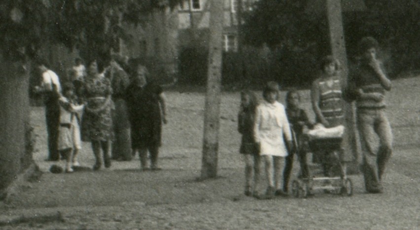 Gm. Trąbki Wielkie. Archiwalne zdjęcia Mierzeszyna na fototapecie w mierzeszyńskiej bibliotece