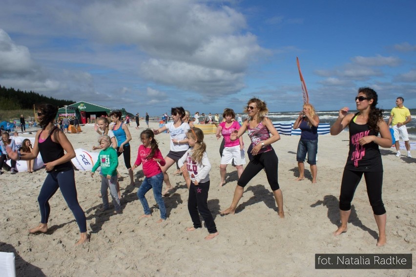 Szeroka, piaszczysta, nadbałtycka - plaża w Karwi. Latem ta...