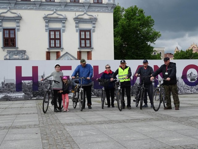 Grupa miłośników dwóch kółek i zwiedzania wybrała się na rowerowy "Spacerek po Chełmnie"