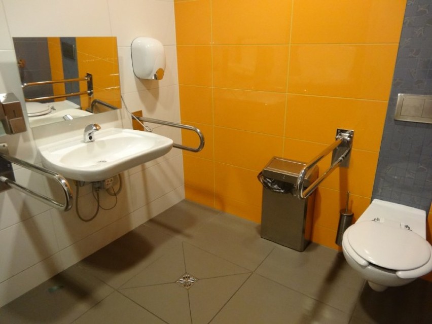 Pokój maluszka w Poznań Plaza to toaleta z przewijakiem