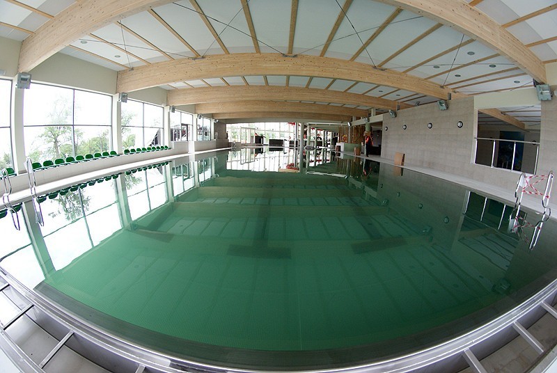 Zobacz także jak prezentują się baseny zewnętrzne w kaliskim...