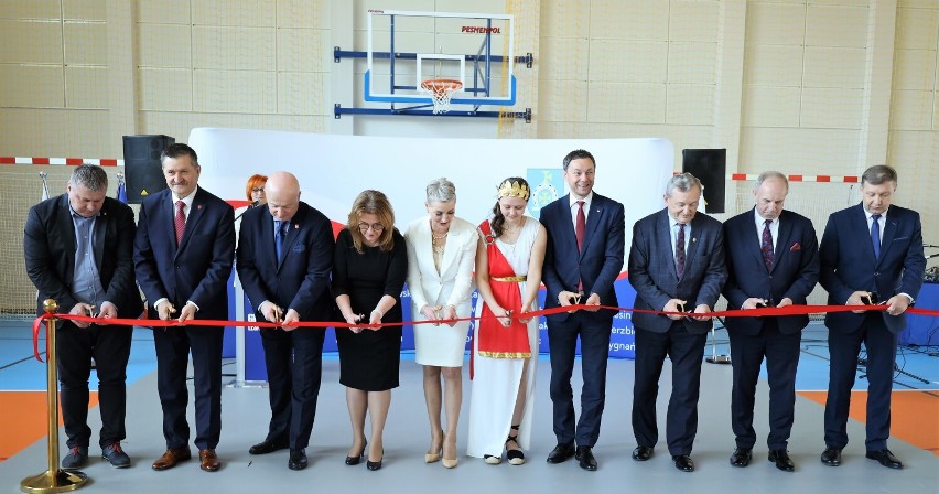 Nowoczesne Centrum Sportu i Rekreacji  za prawie 5 mln złotych powstało w gminie Leśniowice. [ZDJĘCIA]